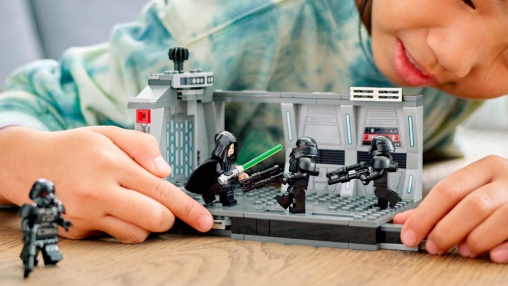 LEGO Star Wars 75324 DARK TROOPER BATTLEPACK lifestyle featured 1024x576