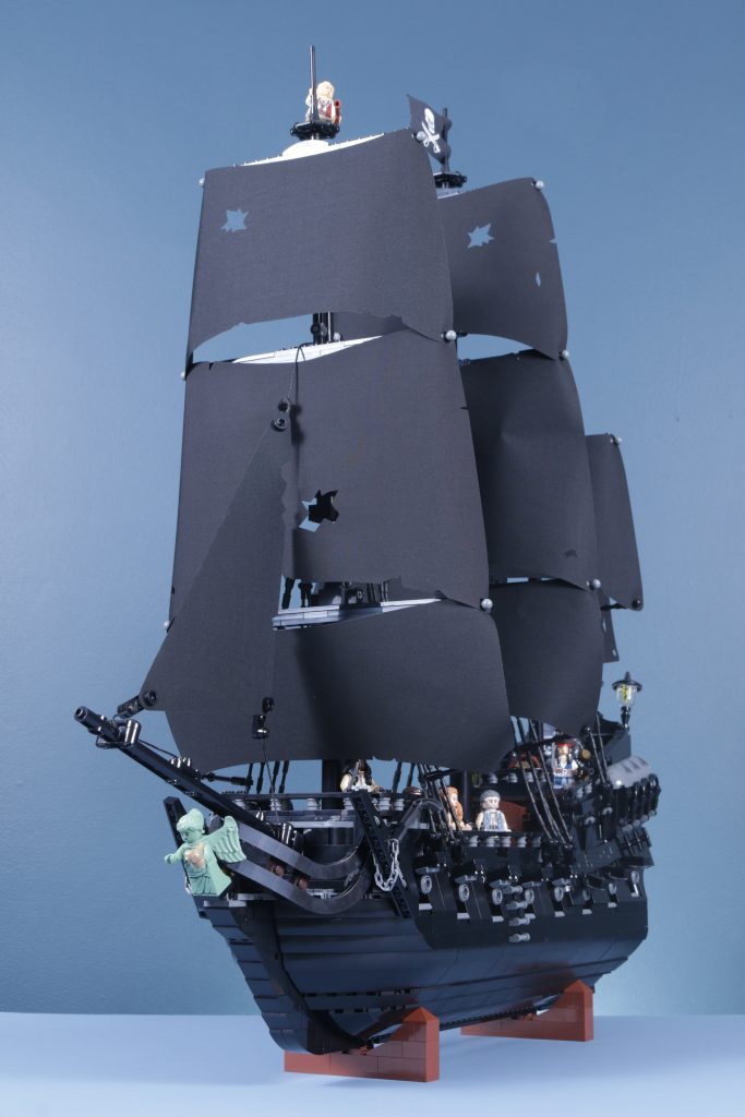LEGO Icons 10365 Captain Jack Sparrows Pirate Ship review 4 683x1024