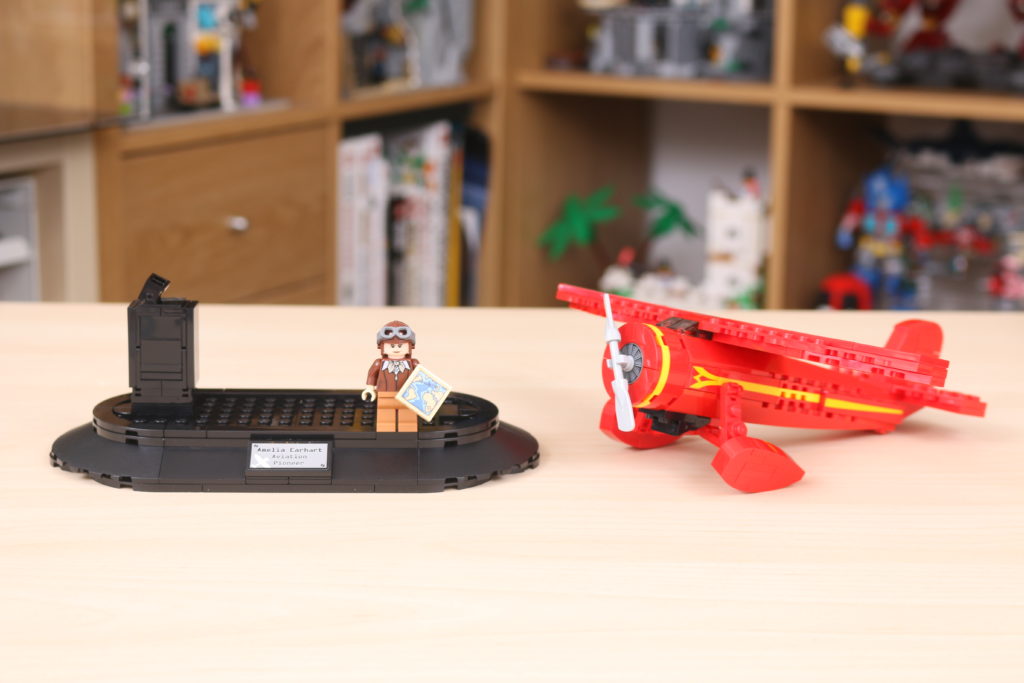 LEGO 40450 Amelia Earhart Tribute GWP review 8