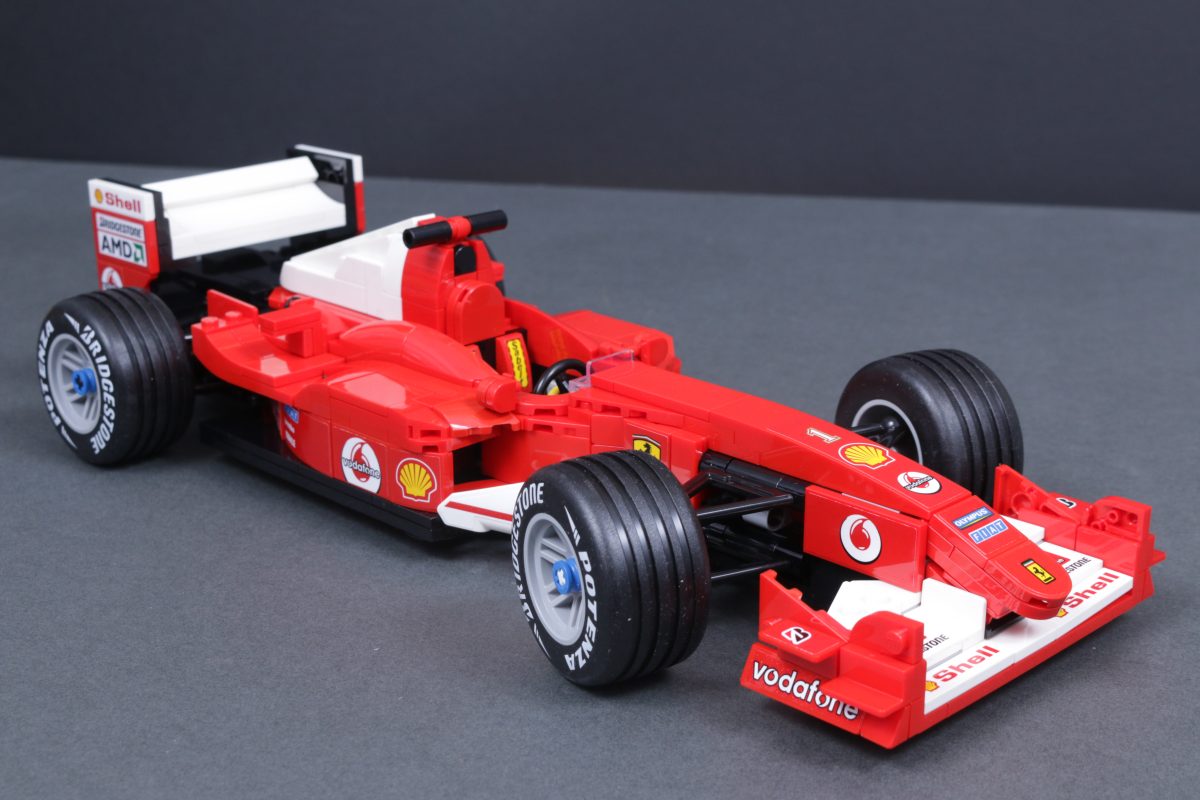 LEGO Icons Ferrari 11375 F2004 Michael Schumacher 2556 Ferrari Formula 1 Racing Car comparison 2i 1200x800
