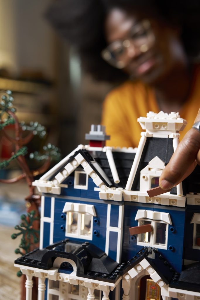 LEGO Icons 11370 Stranger Things The Creel House 27 683x1024