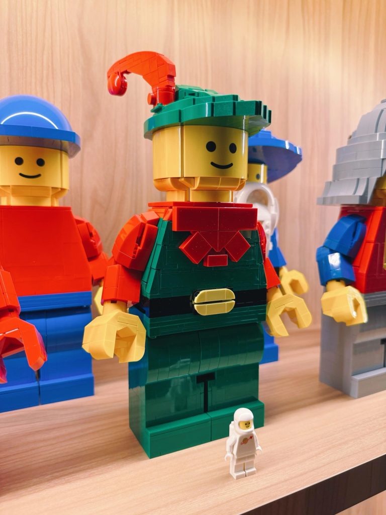 reddit LEGO Up Scaled Minifigures 3 768x1024