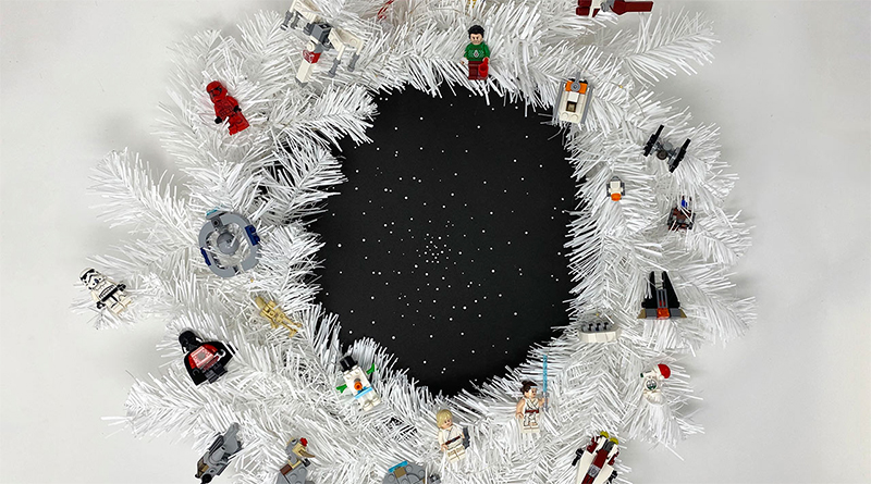 How to make a wreath themed for The LEGO Star Wars Holiday Special
