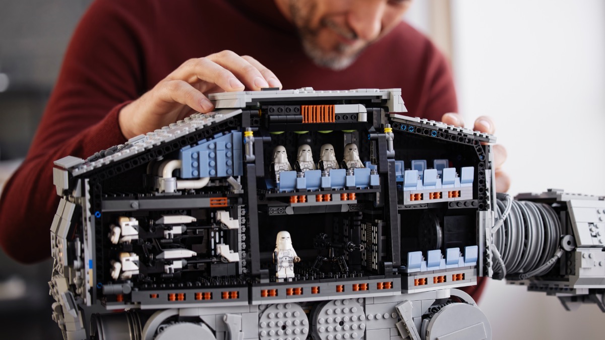 LEGO Star Wars 75313 AT AT featured 2