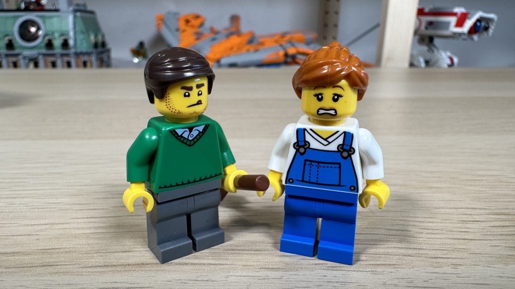 LEGO Icons 40586 Moving Truck gift with purchase review 15 1024x576