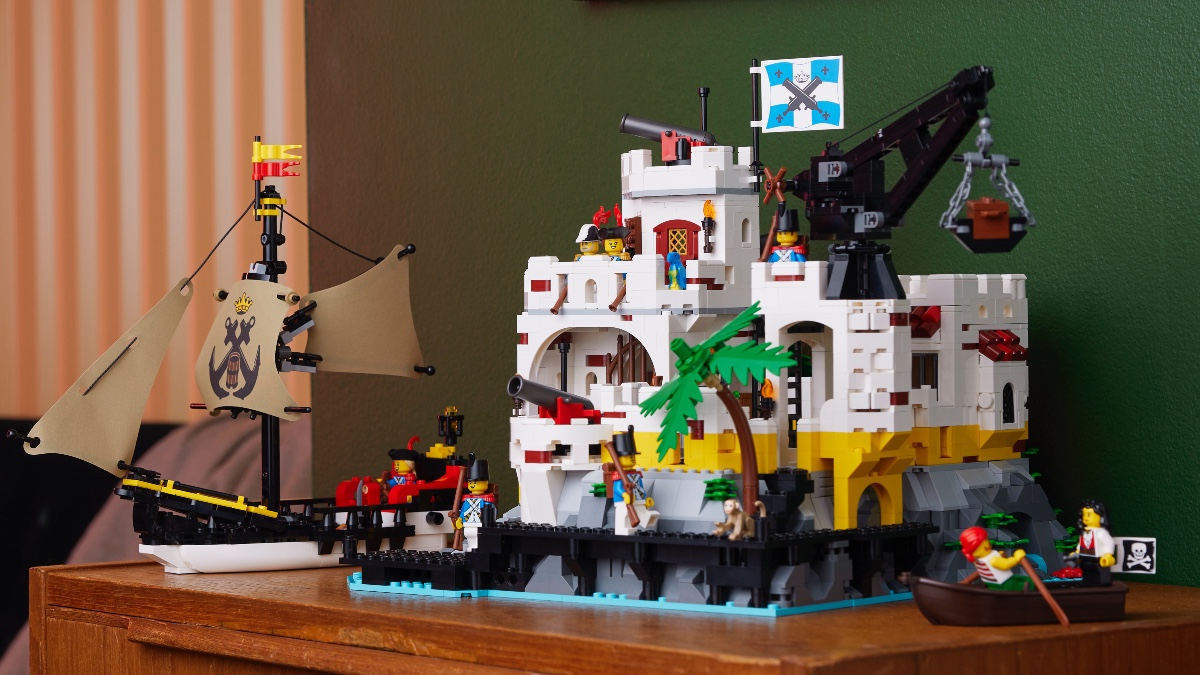 LEGO Icons 10320 Eldorado Fortress lifestyle featured 3