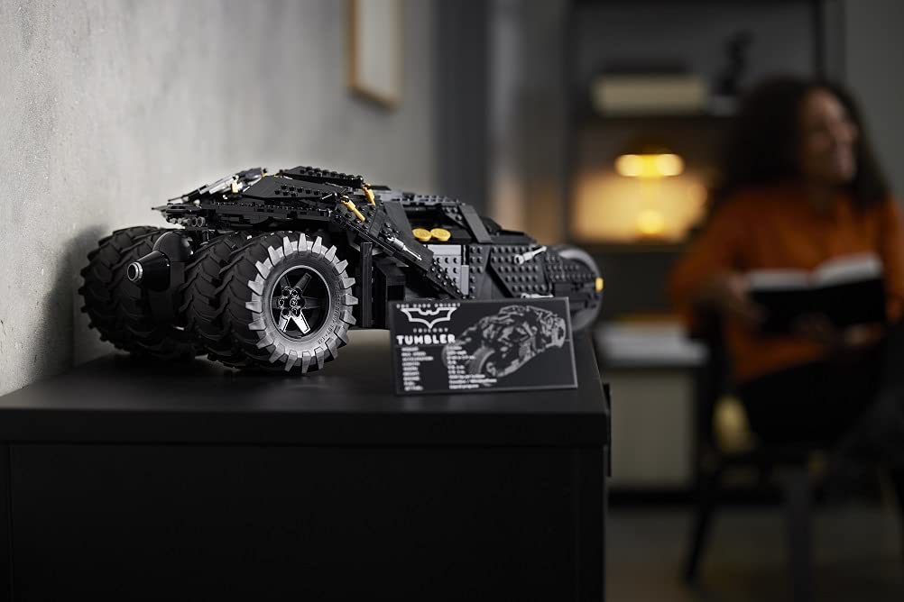 LEGO 76240 Batmobile Tumbler 10