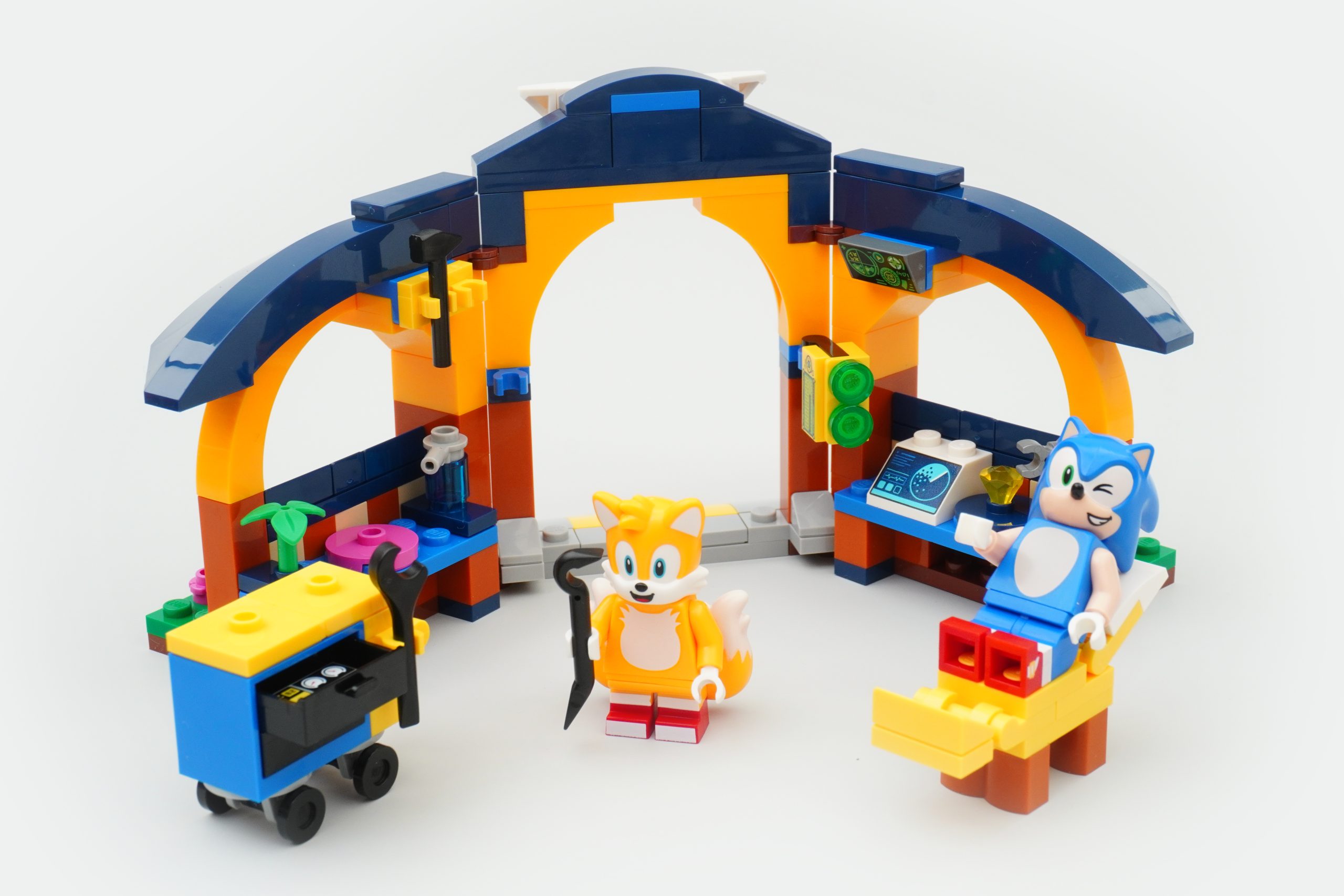 LEGO Sonic the Hedgehog 76991 Tails Workshop and Tornado Plane review 24 scaled