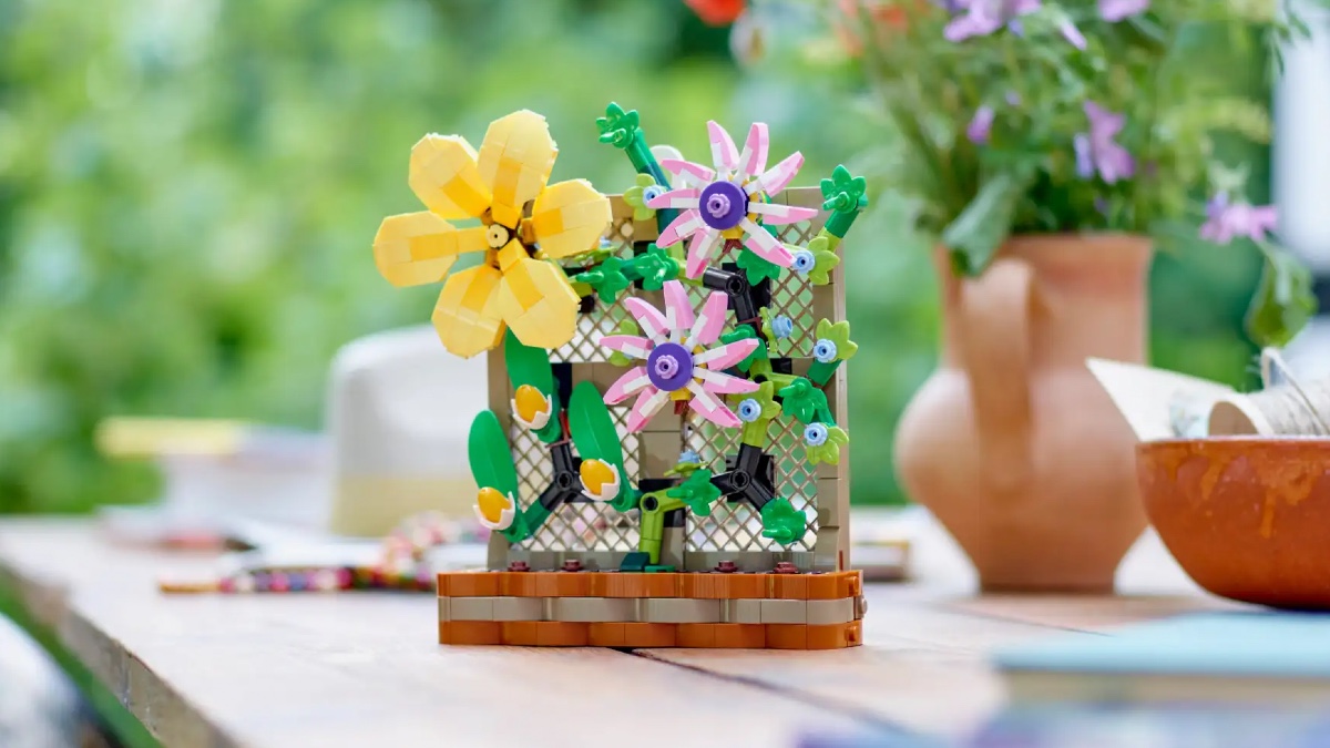 LEGO Botanicals' new Flower Wall set isn't a new idea
