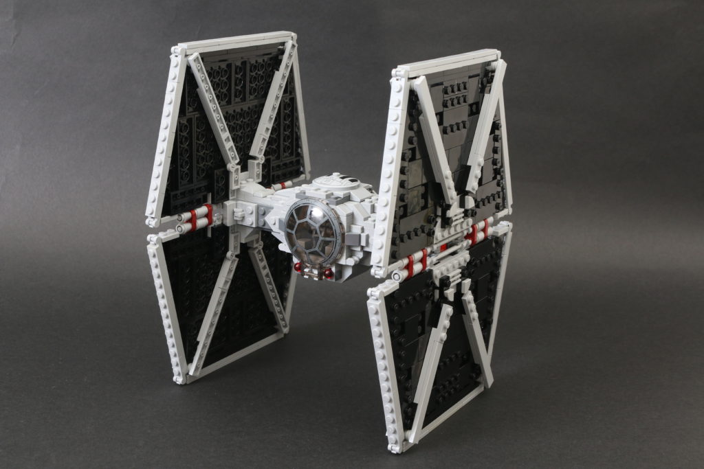 Build a LEGO Mandalorian Outland folding TIE Fighter 52