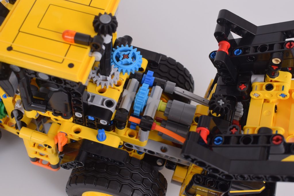 LEGO Technic 42209 Volvo L120 Electric Wheel Loader review 15 1024x683