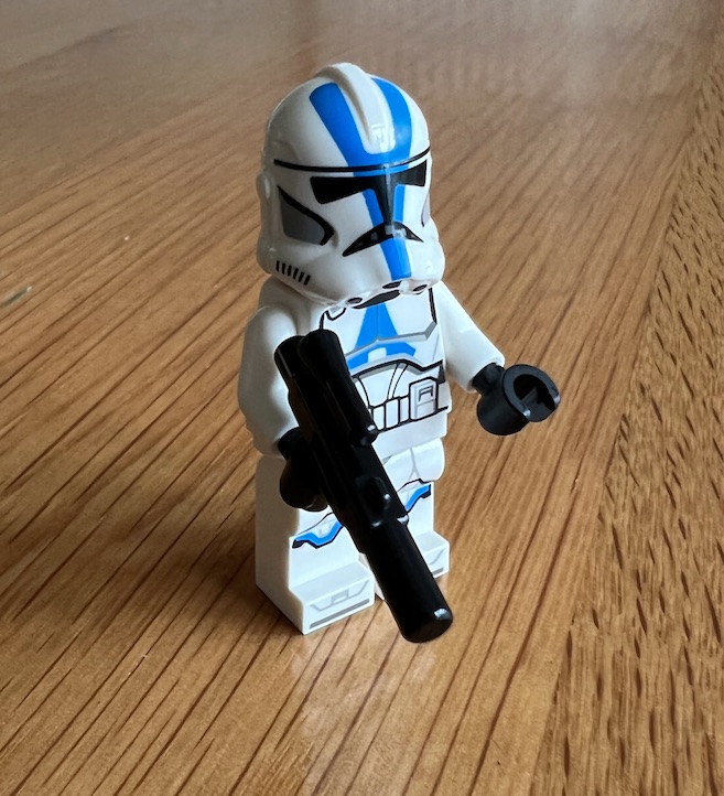 LEGO Star Wars magazine 501st Legion Clone Trooper minifigure 1