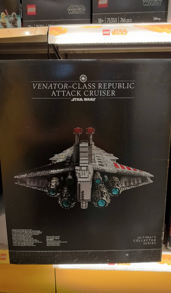 LEGO Star Wars 75367 Venator Class Republic Attack Cruiser 3 598x1024