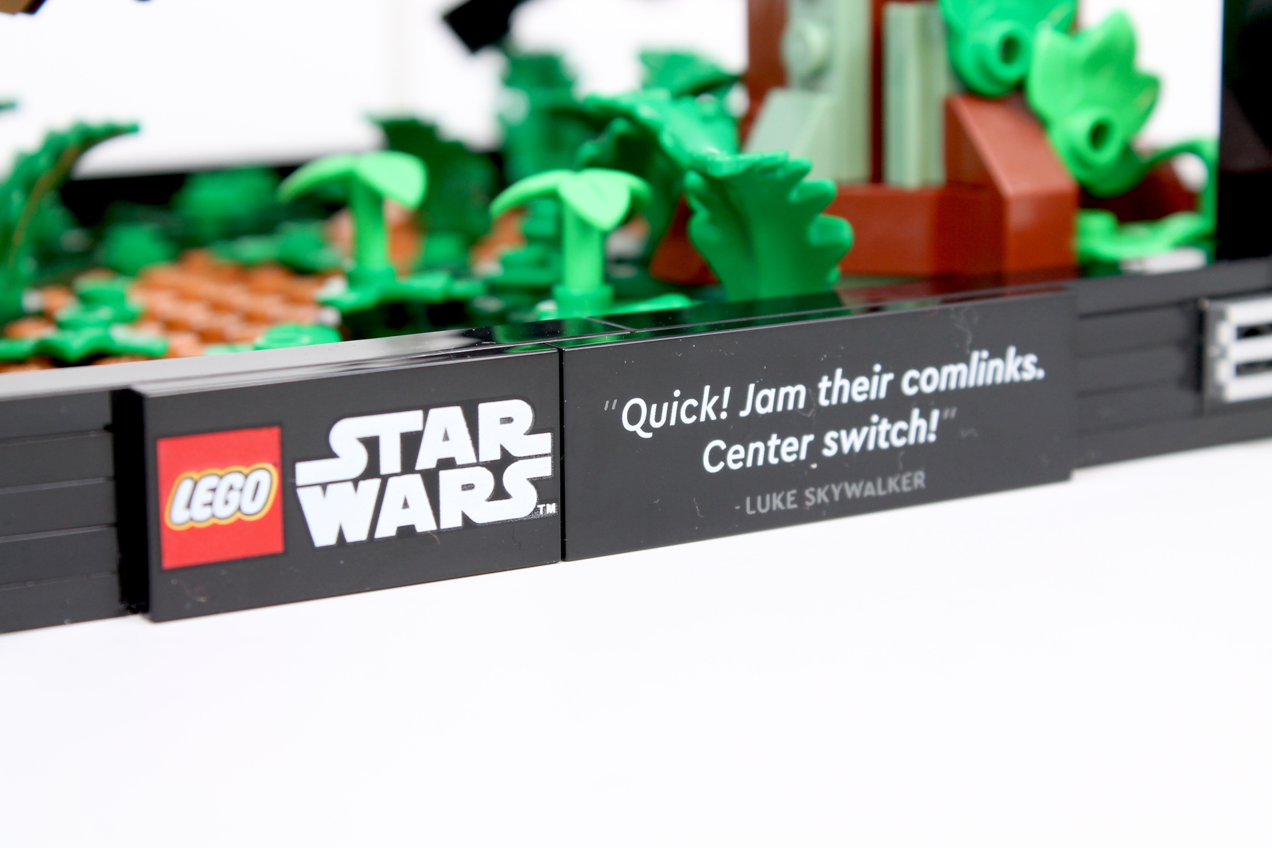 LEGO Star Wars 75353 Endor Speeder Chase Diorama review 8 scaled