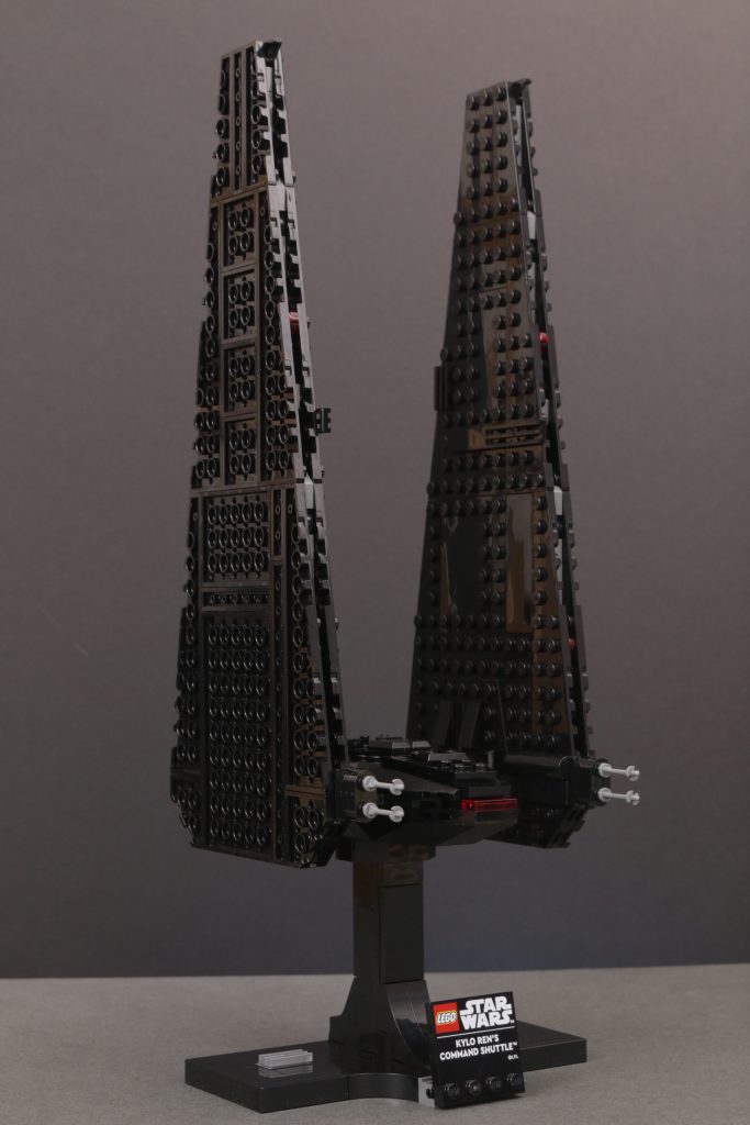 LEGO Star Wars 75406 Kylo Rens Command Shuttle review 3 683x1024