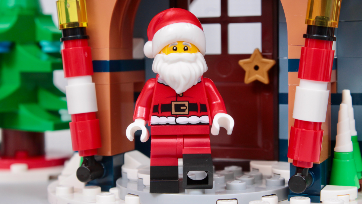 LEGO Winter Village 10339 Santa’s Post Office review