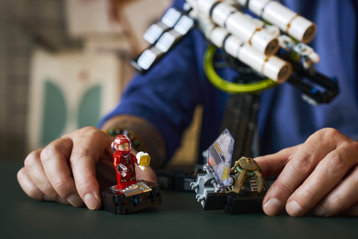 LEGO Icons 11389 Project Hail Mary 15 1200x800