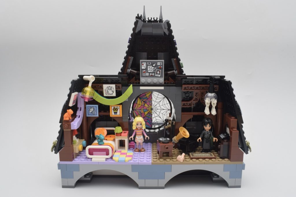 LEGO Wednesday 76781 Wednesday Enids Dorm Room review 1 1024x682