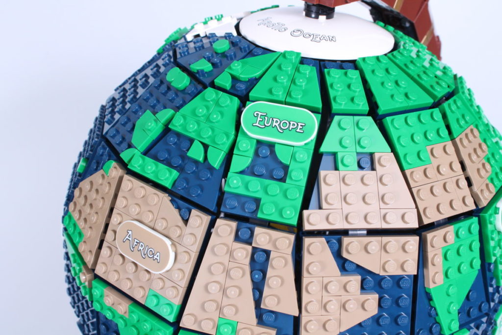 LEGO Ideas 21332 The Globe review 9 1024x683
