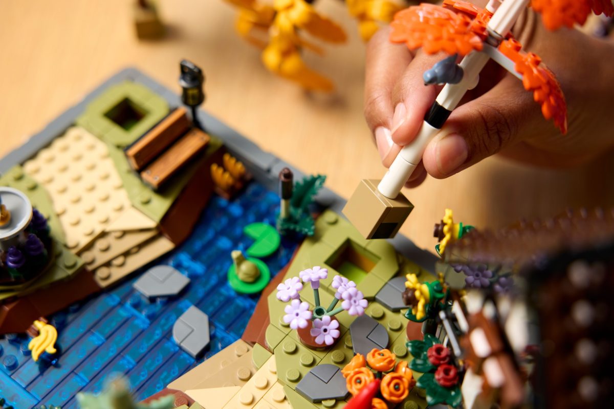LEGO Icons 11372 Autumn Cottage Garden 5 1200x801