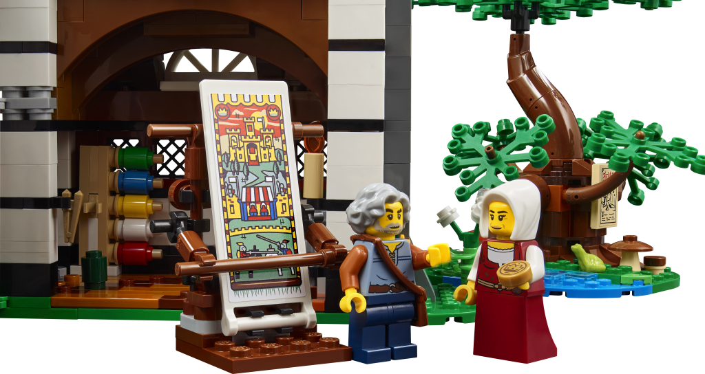 LEGO Icons 10332 medieval town square tapestry 1024x544