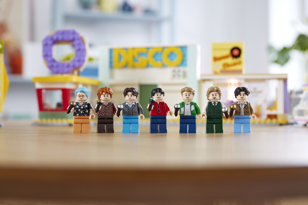 LEGO Ideas 21339 BTS Dynamite 21 1024x683