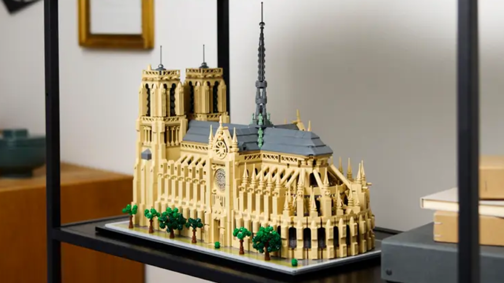 LEGO Architecture 21061 Notre Dame de Paris featured image 1 1024x576
