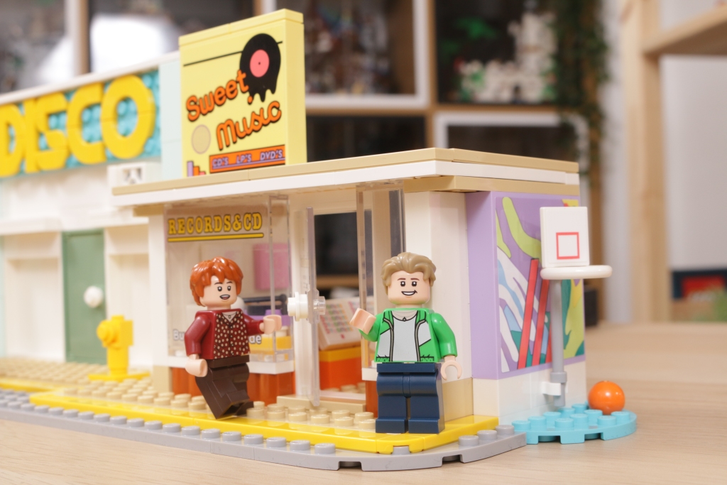 LEGO Ideas 21339 BTS Dynamite Bangtan Boys Jin Suga j hope RM Jimin V Jung Kook review 26 1024x683