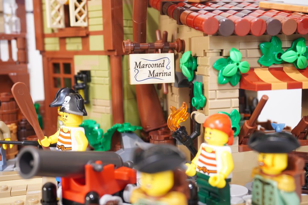 LEGO Bricklink Designer Program The Thieves of Tortuga review 13 1024x683