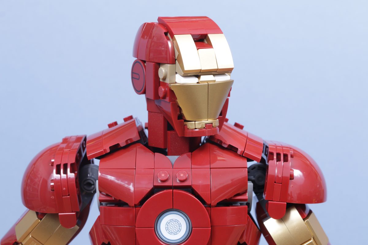 LEGO Marvel 76344 Iron Man Mark 3 Collectors Edition review 52 1200x800