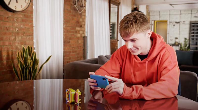 HRVY and Sophie Ellis-Bextor are the latest champions of LEGO VIDIYO