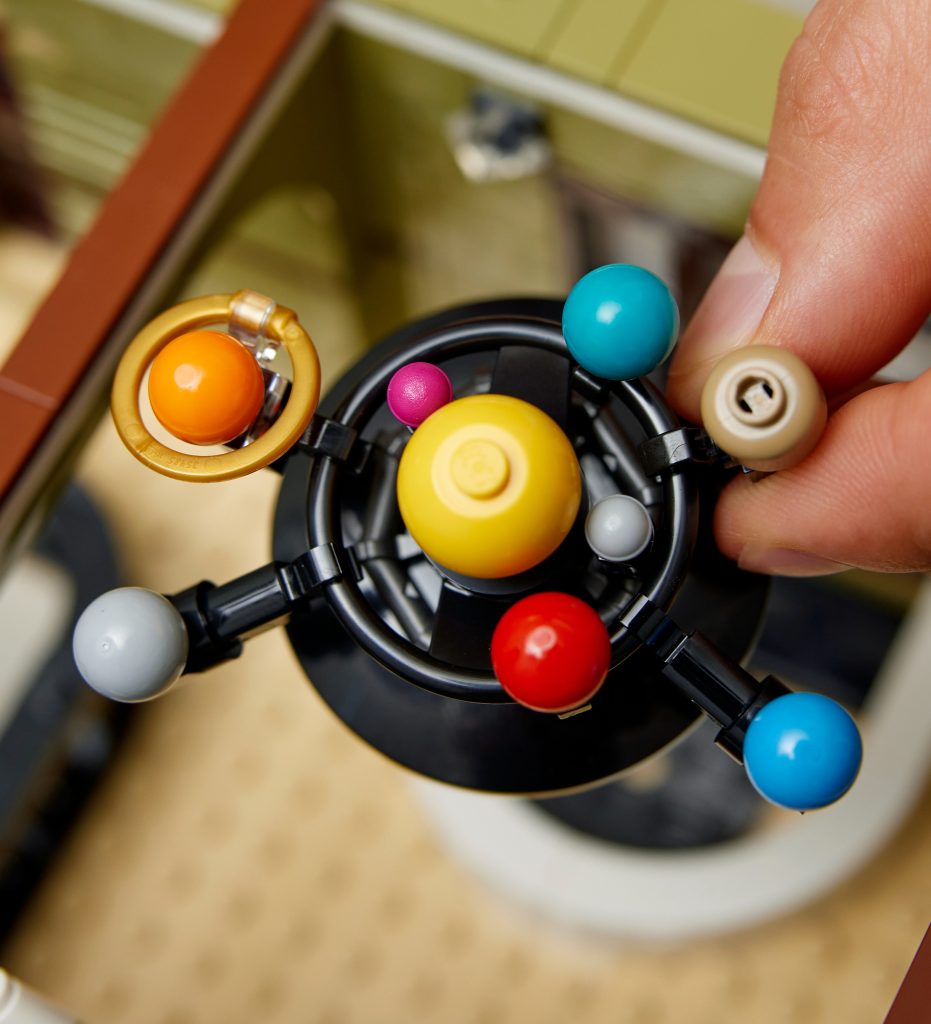 10326 Natural History Museum orrery exhibit 931x1024