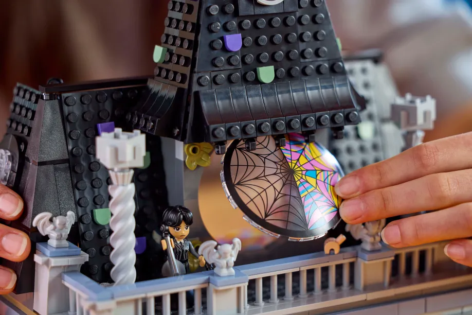 LEGO Wednesday 76781 Wednesday Enids Dorm Room 12