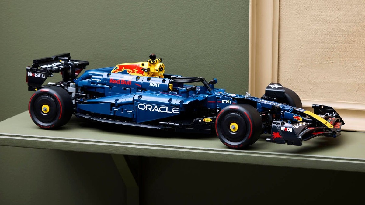 Double discounts on LEGO Technic Formula 1 cars at Amazon