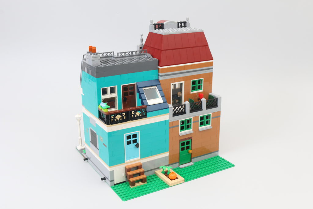 LEGO Creator Expert 10270 Bookshop review 10