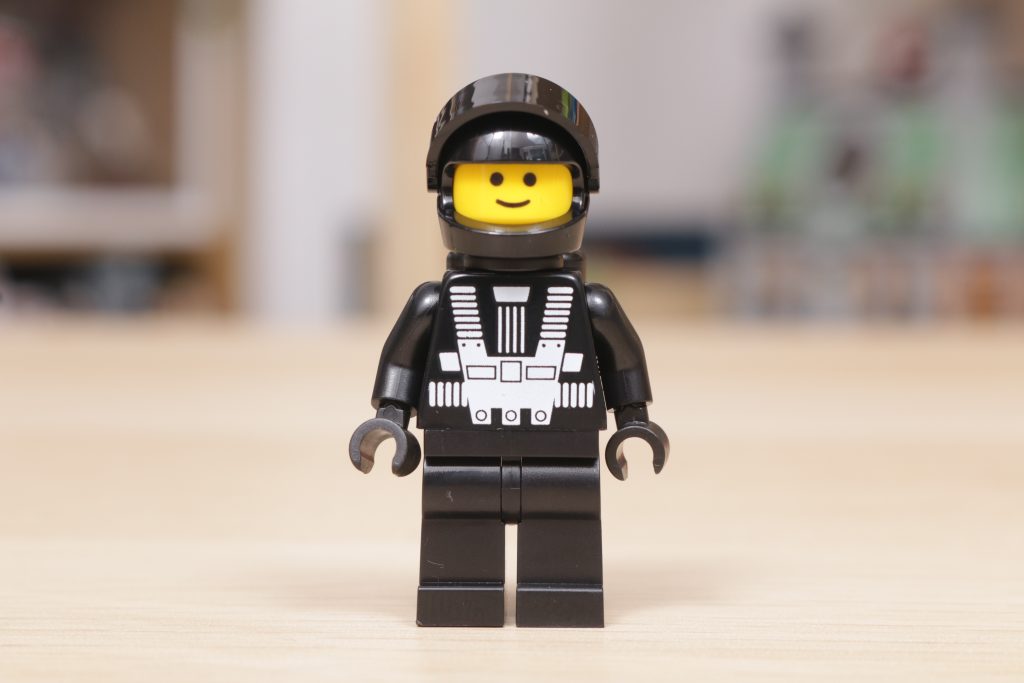 LEGO Space 40580 Blacktron Cruiser gift with purchase review 19 1024x683