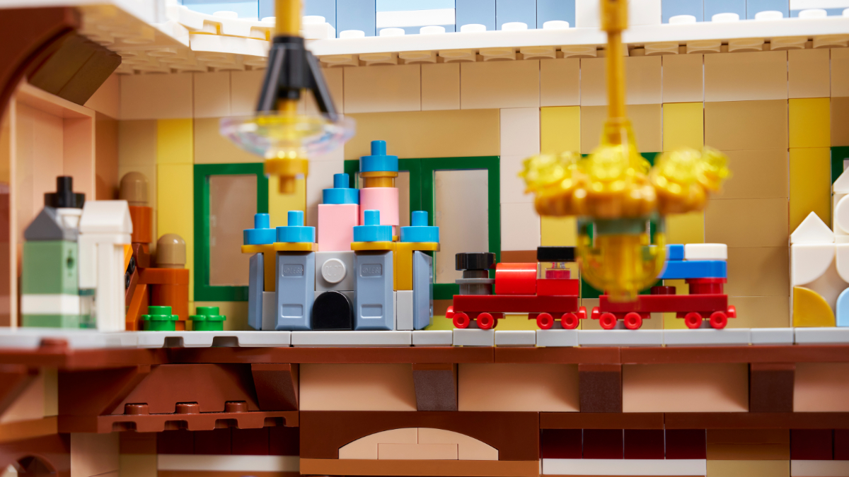 LEGO Disney 43303 Main Street, U.S.A. 4