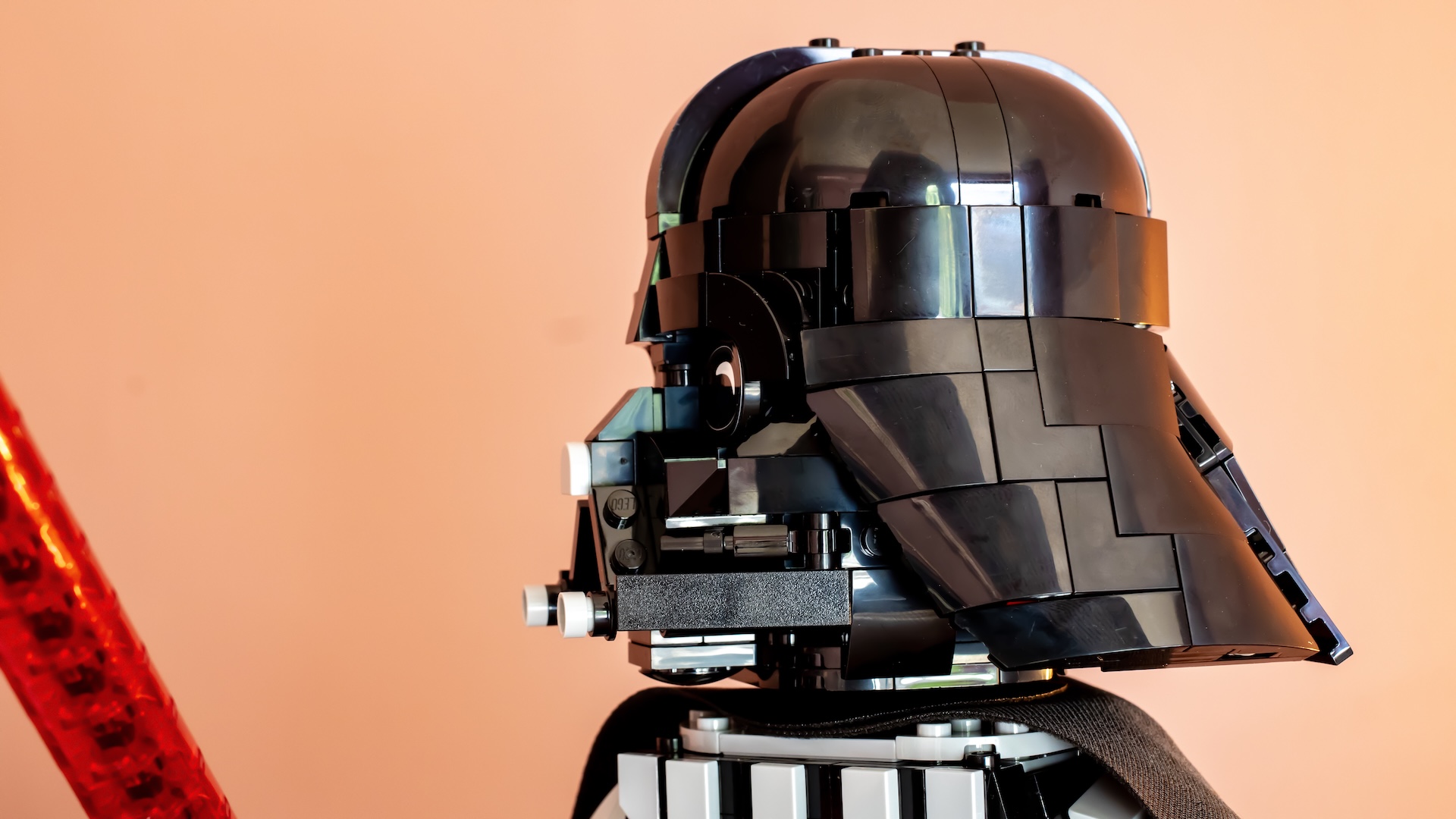 LEGO Star Wars 75461 Darth Vader Up-Scaled Minifigure 14